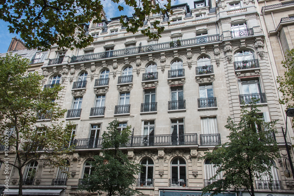 Immeubles avenue Victor Hugo à Paris