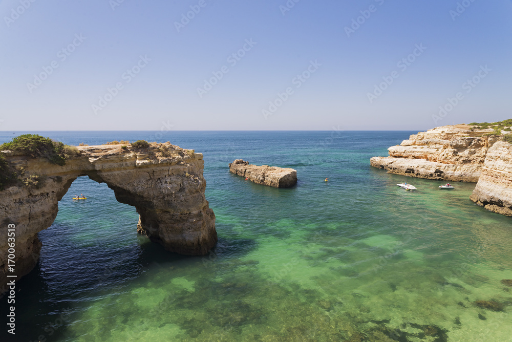 Arch of Albandeira beach