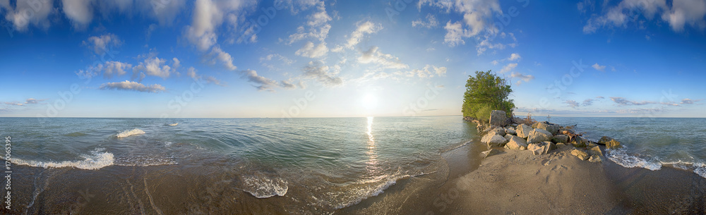Naklejka premium Panoramic view of Point Pelee National Park beach in the summer at sunset time,