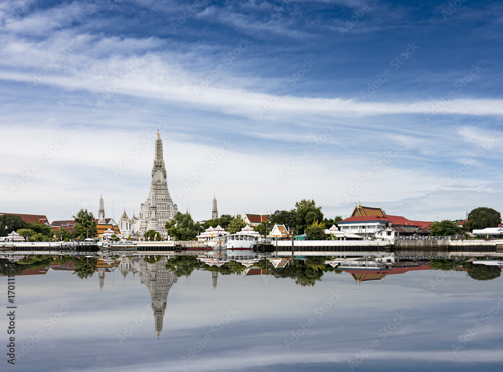 wat arun bangkok temple thailand river religious phraya buddhist architecture building