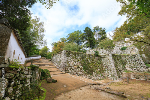 備中松山城 石垣・土塀 -天守が残る日本で唯一の山城-