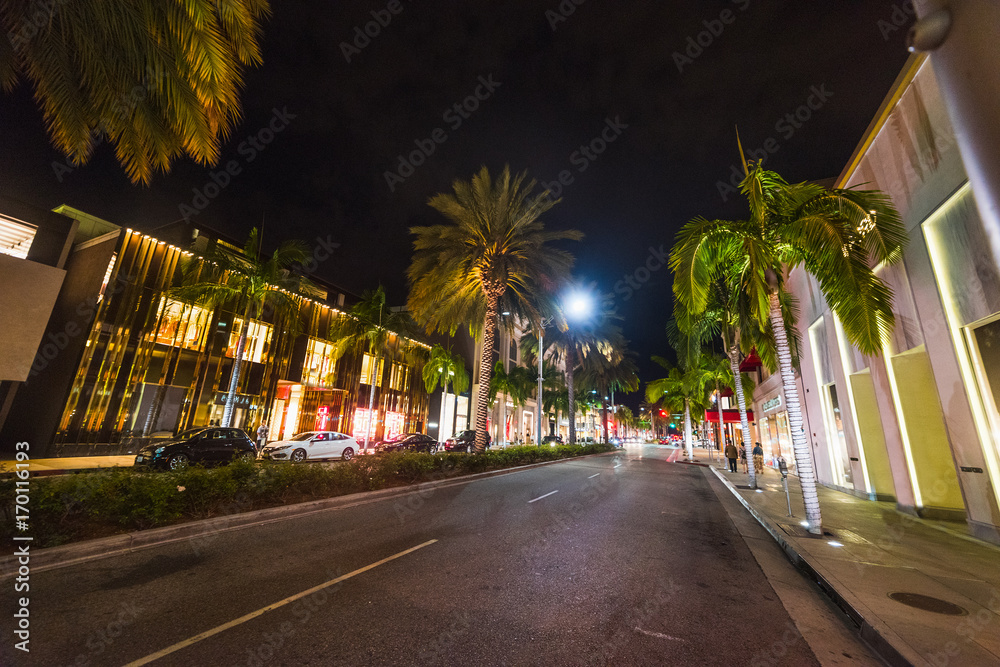 Naklejka premium Rodeo Drive at night