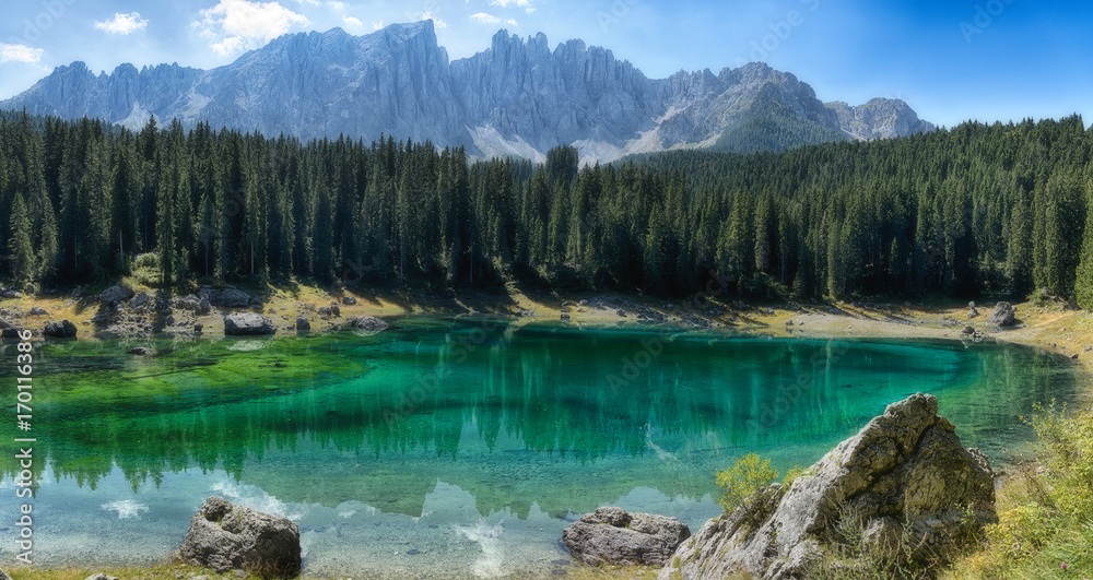 Karersee, contrast and colors of water