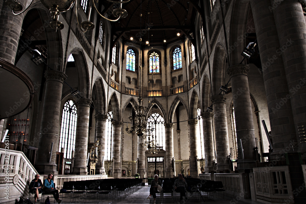 Interior de una iglesia en Bruselas (Bélgica)