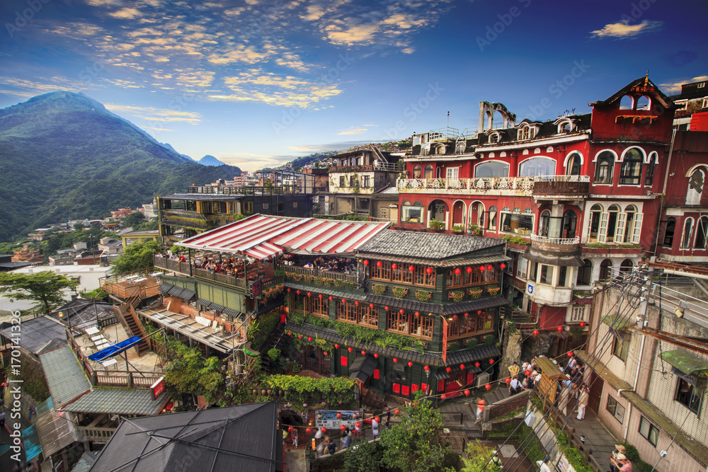 Fototapeta premium Jiufen, Tajpej, Tajwan. Znaczenie chińskiego tekstu na zdjęciu to czerwony glob Jiufen