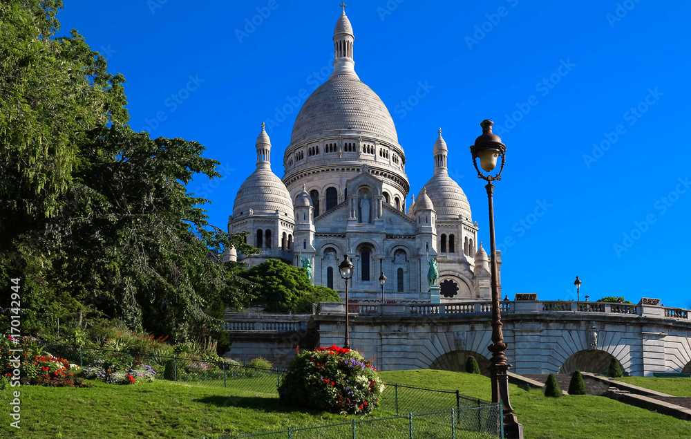 Fototapeta premium The basilica Sacre Coeur, Paris, France.