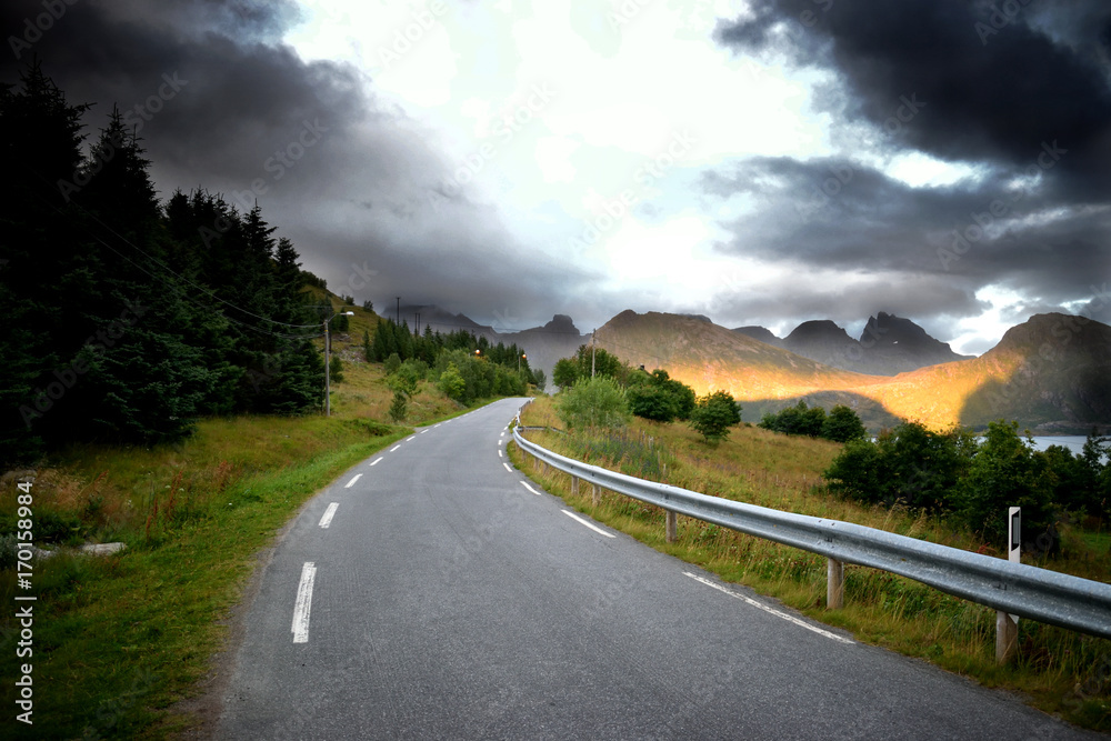Fototapeta premium Road at Lofoten