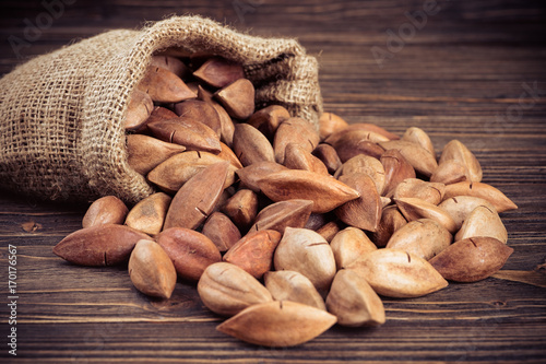 Pili nuts