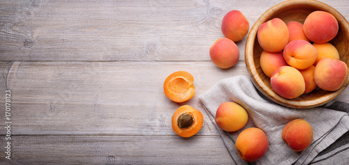 Canvastavla Apricots