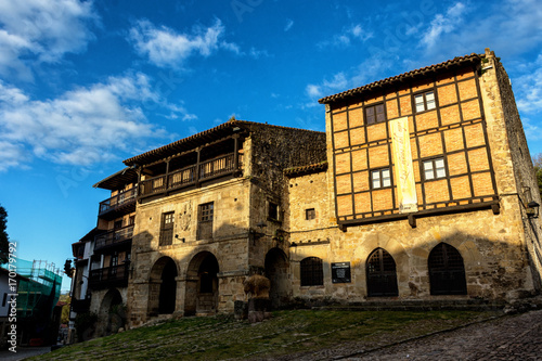 Edificios con el cielo azul photo