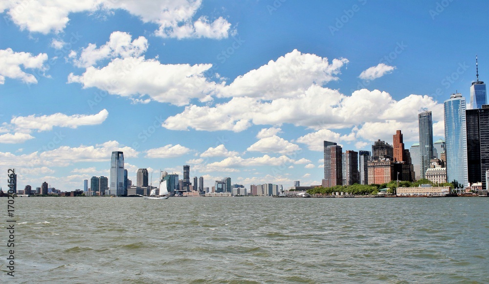 Fototapeta premium Downtown New York City skyline with the Hudson River in the foreground