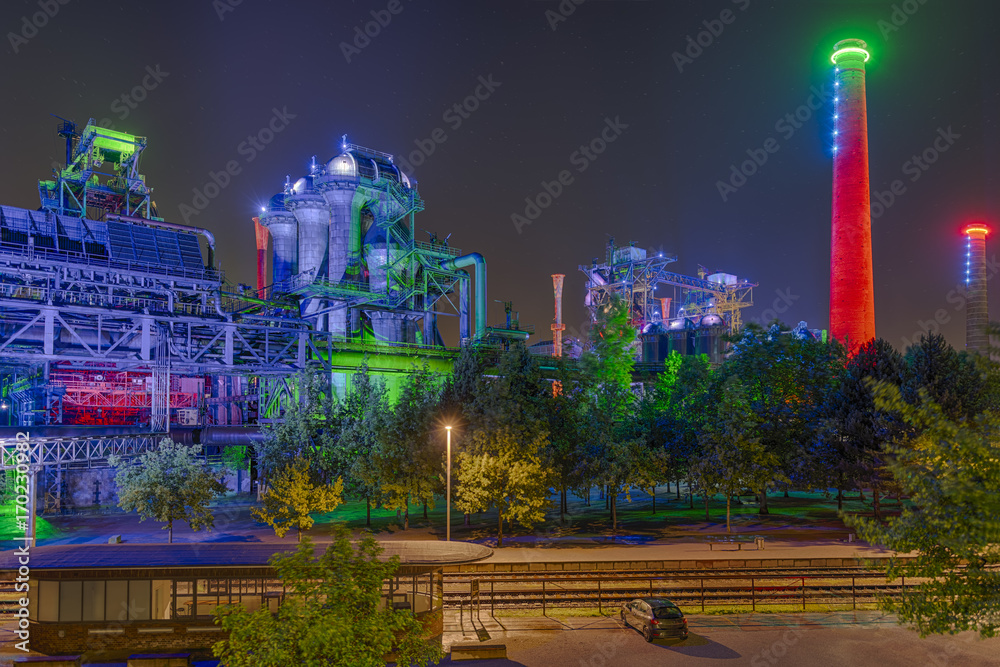 Fototapeta premium Landschaftspark Duisburg Nacht Panorama