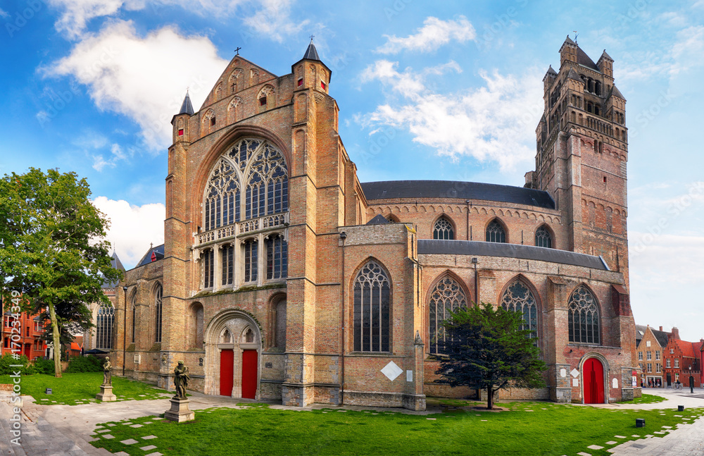 Fototapeta premium Bruges - Saint Saviour's Cathedral ( Sint-Salvatorskathedraal ), the oldest parish church of Brugge Belgium