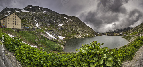 Lago del Passo del Gran San Bernardo