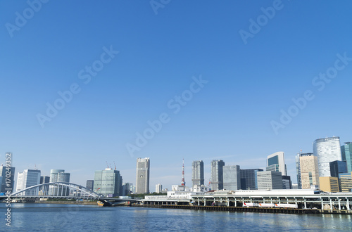 東京風景　汐留・築地と東京タワー © oka