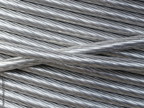 The texture of the aluminum wire .