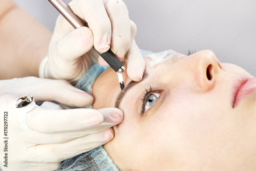 Microblading eyebrows workflow in a beauty salon 