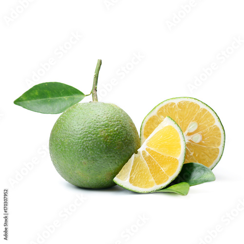 Fototapeta Naklejka Na Ścianę i Meble -  Tropical fruit : Sweet orange isolate on white background