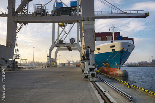 seaport ,unloading of merchant ships