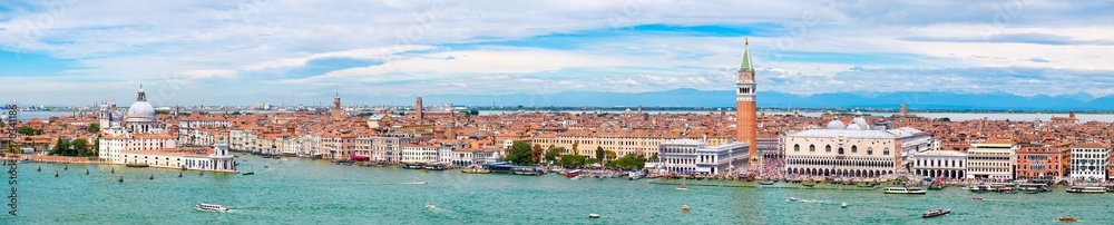 Naklejka premium Bardzo wysoka rozdzielczość panoramiczny widok Wenecji w piękny dzień