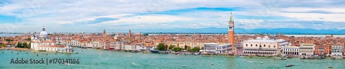Very high resolution panoramic view of Venice on a beautiful day © kmiragaya