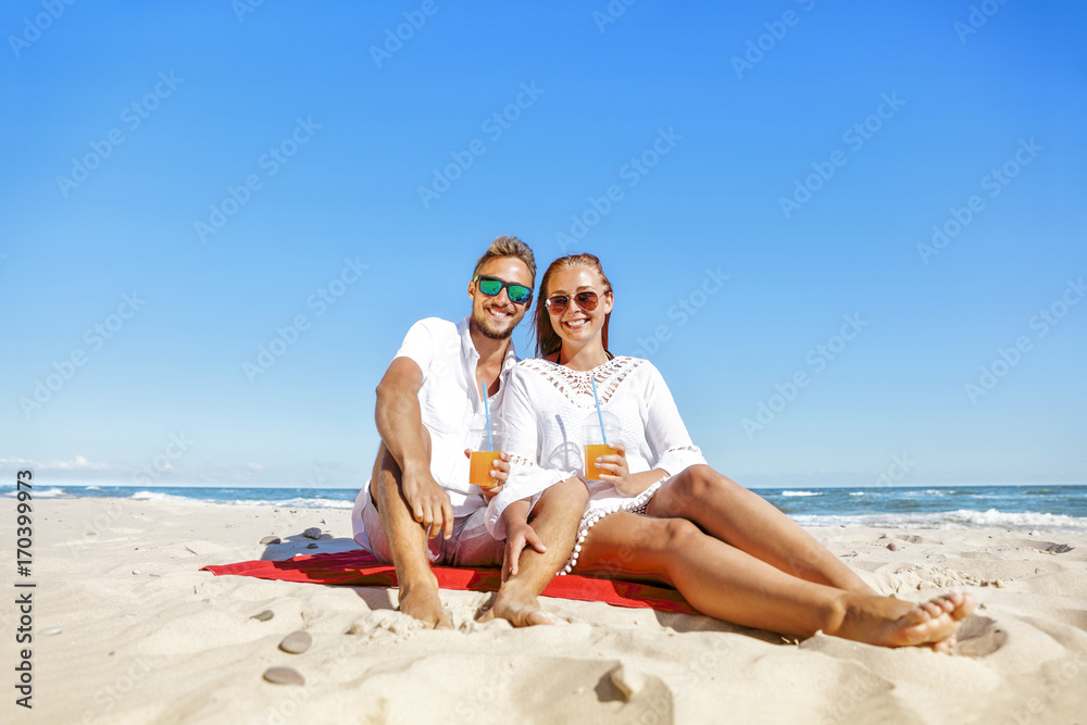 Fototapeta premium autumn time on beach 