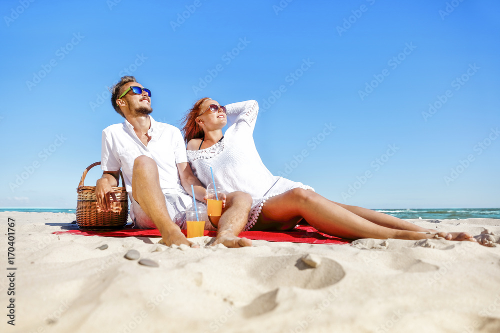 Fototapeta premium autumn time on beach 