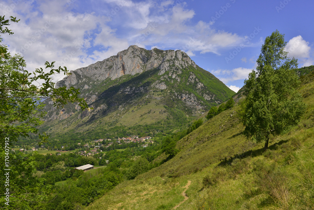 Verdun (09310) au creux des Pyrénées, département de l'Ariège en région Occitanie, France