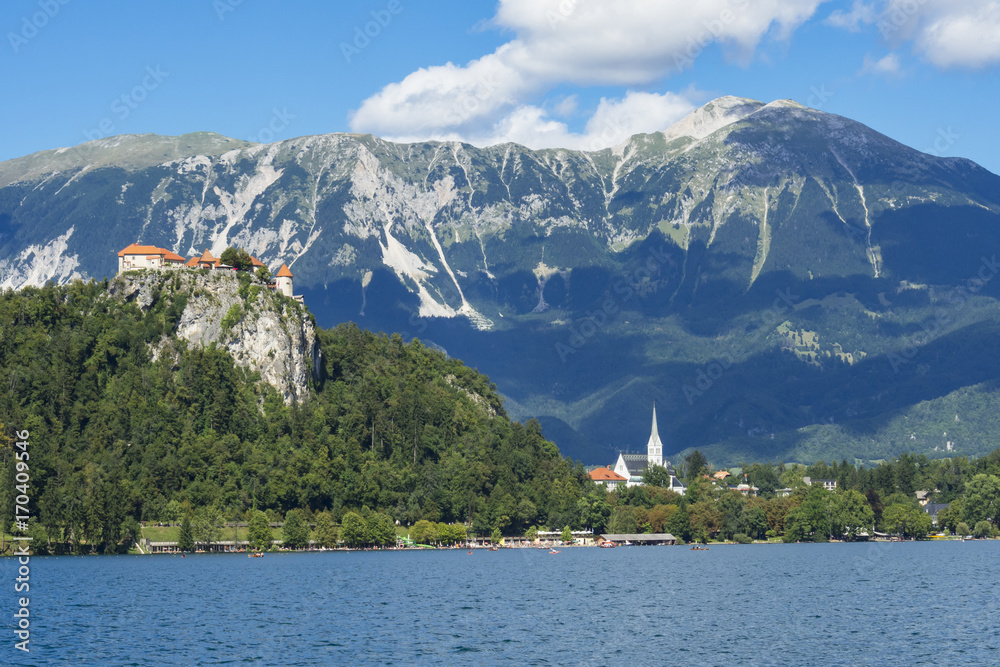 Lago di Bled ( Slovenia ) Lago di Bled ( Slovenia )