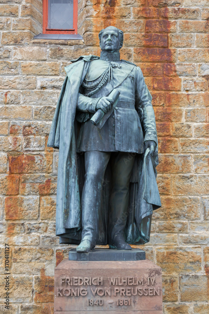Statues at Hohenzollern Castle (Burg Hohenzollern) Statues at Hohenzollern Castle (Burg Hohenzollern)