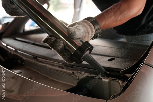 windshield repair and install auto glass because car accident