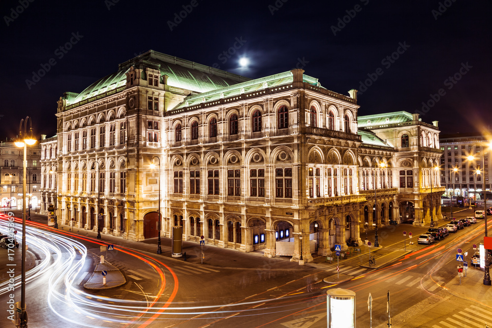 Naklejka premium Opera Narodowa w Wiedniu w Austrii w nocy