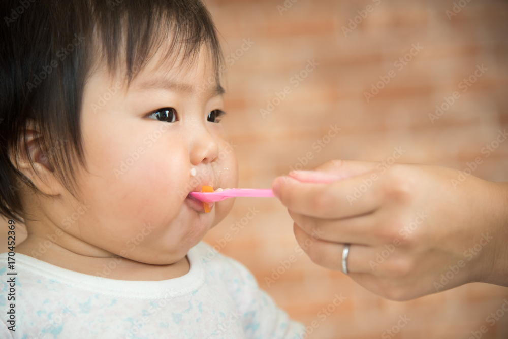 離乳食を食べる 離乳食を食べる