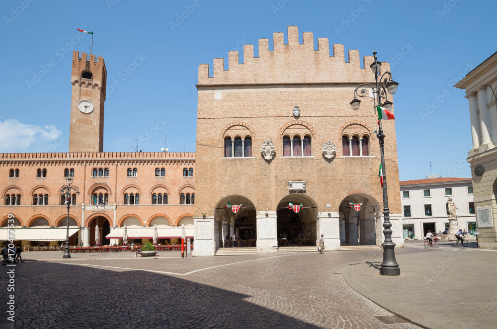 Treviso / view of the historical architecture of the old square