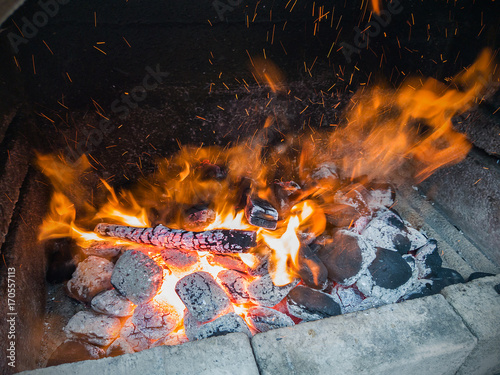 Kohle im Feuer