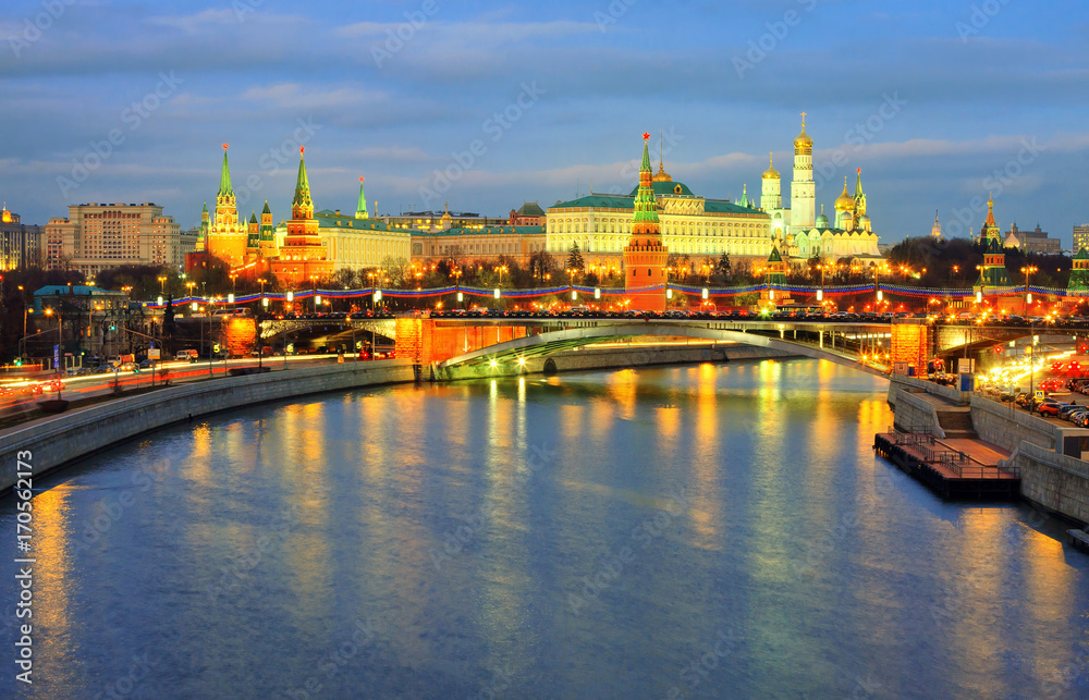 Fototapeta premium Night view of Kremlin and Moscow river embankment, Moscow, Russia. Moscow Kremlin is a UNESCO World Heritage Site.