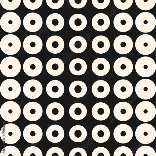 Halftone circles pattern. Black   white halftone rings  dots