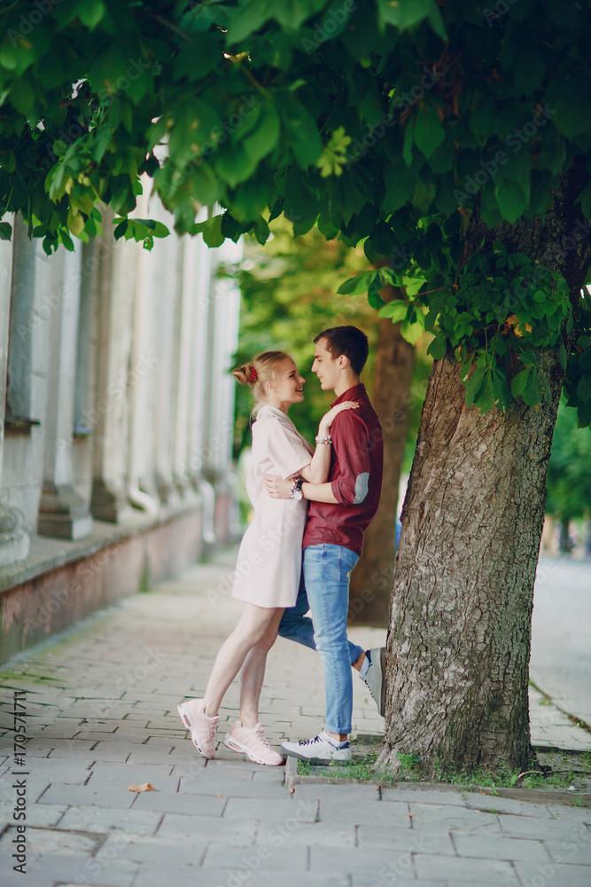 Naklejka premium couple in a town