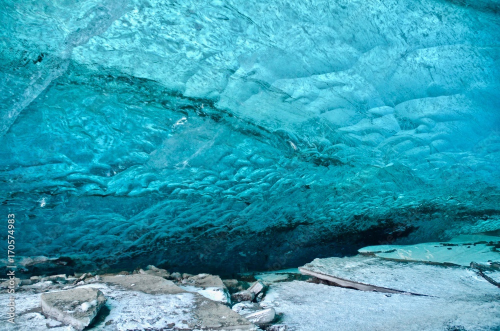 アイスランド アイスケーブ スーパーブルー 氷の洞窟 絶景 氷河 ヨークルサルロン ヴァトナヨークトル 国立公園 Iceland Icecave Super Blue Super View Glacier Jokulsarlon Vatnajokull National Park Foto De Stock Adobe Stock
