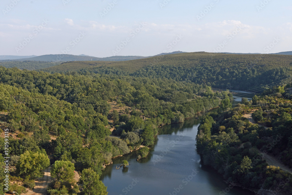 Obraz premium Valparaiso Dam, La Culebra mountain, Zamora province, Spain