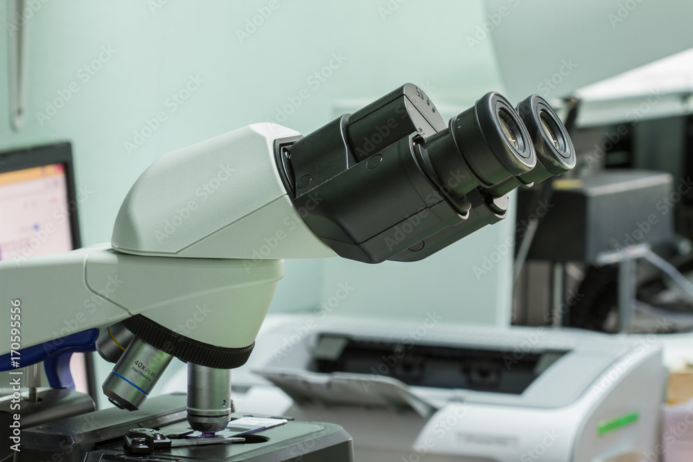 Naklejka premium microscopes in Laboratory hospital