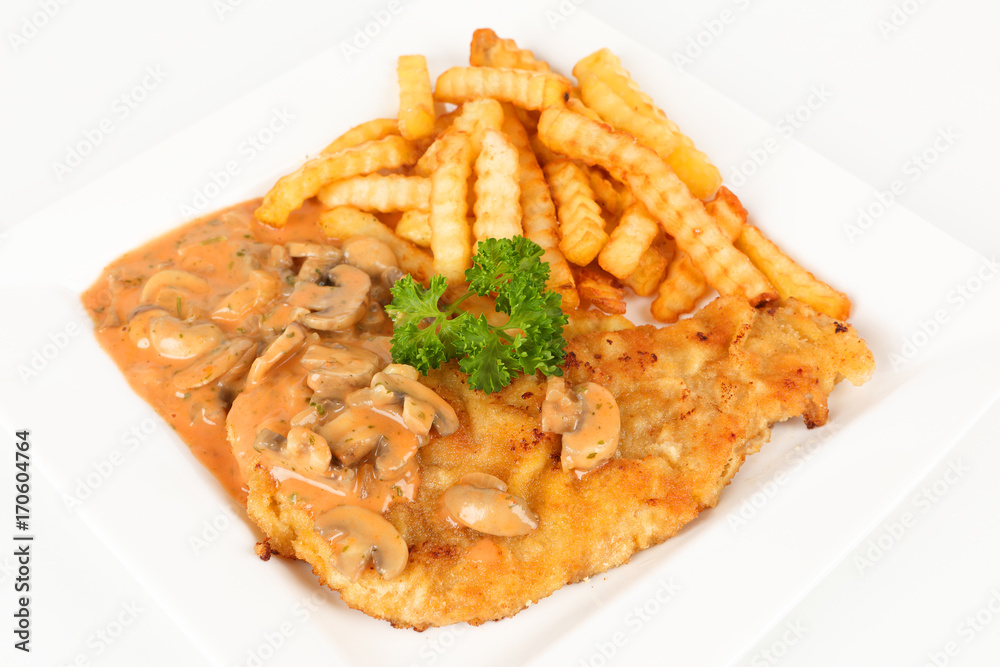 Schnitzel mit Champignonsoße Schnitzel mit Champignonsoße