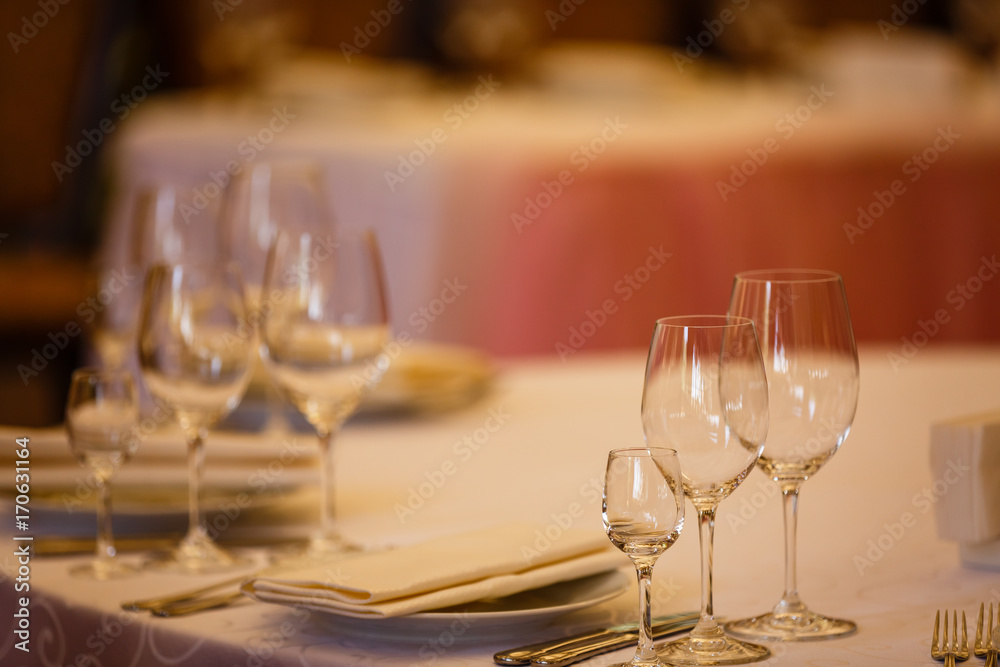 Empty glasses in restaurant