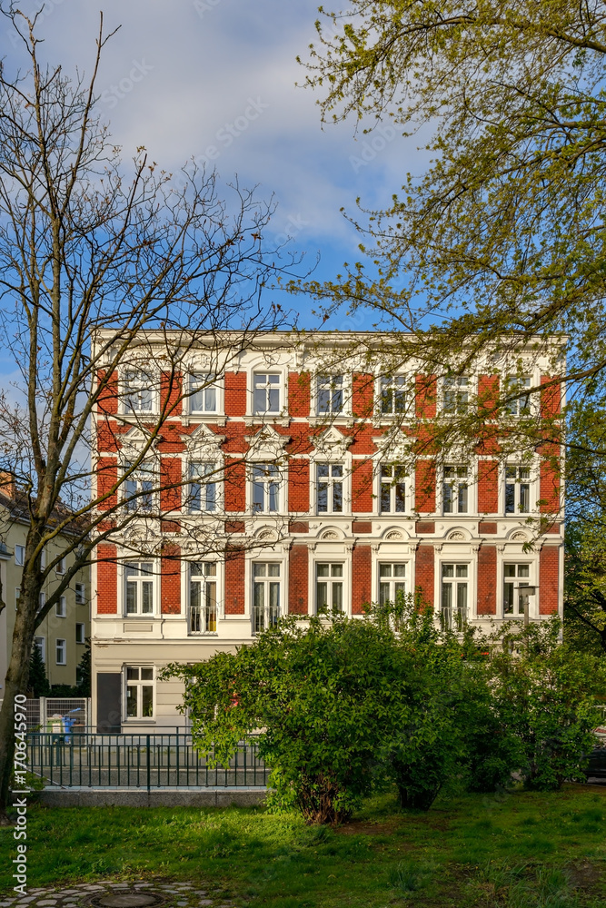 Neoklassizistische Hausfassade in Berlin-Friedrichsfelde