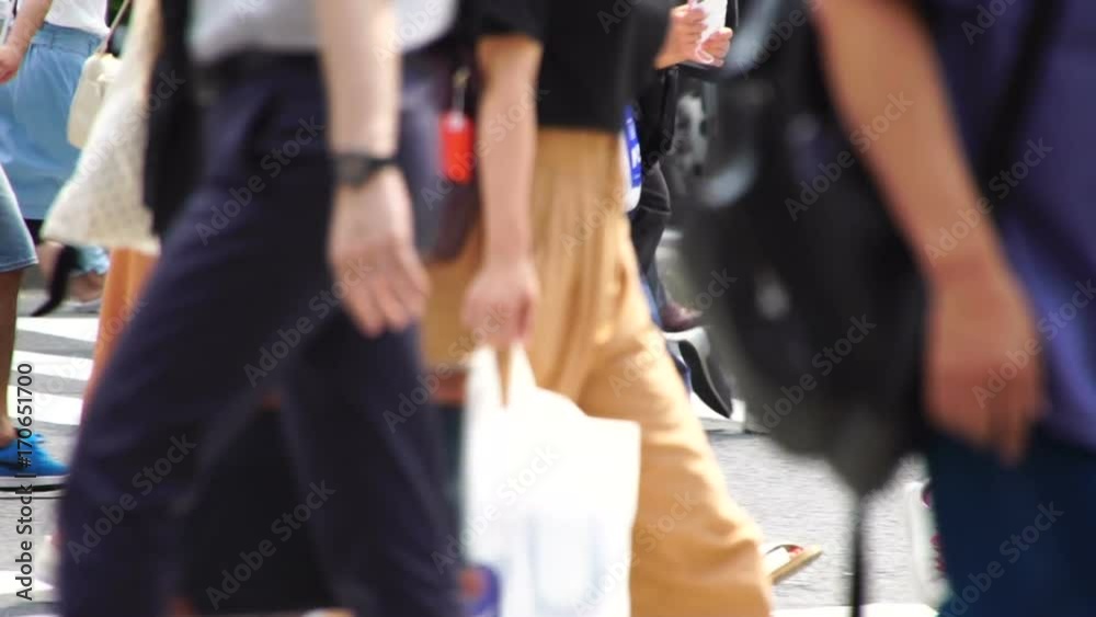 スロー 東京 渋谷 8月 スクランブル交差点 フォローパン スロー 東京 渋谷 8月 スクランブル交差点 フォローパン