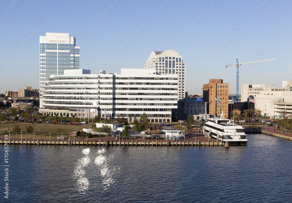 Naklejka premium Norfolk Downtown Skyline