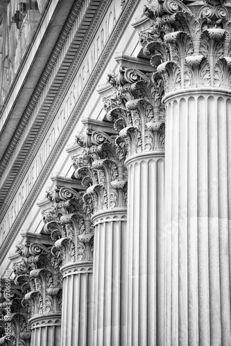 Columns at National Archives Building