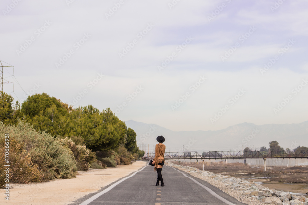 Obraz premium Not so lonely road