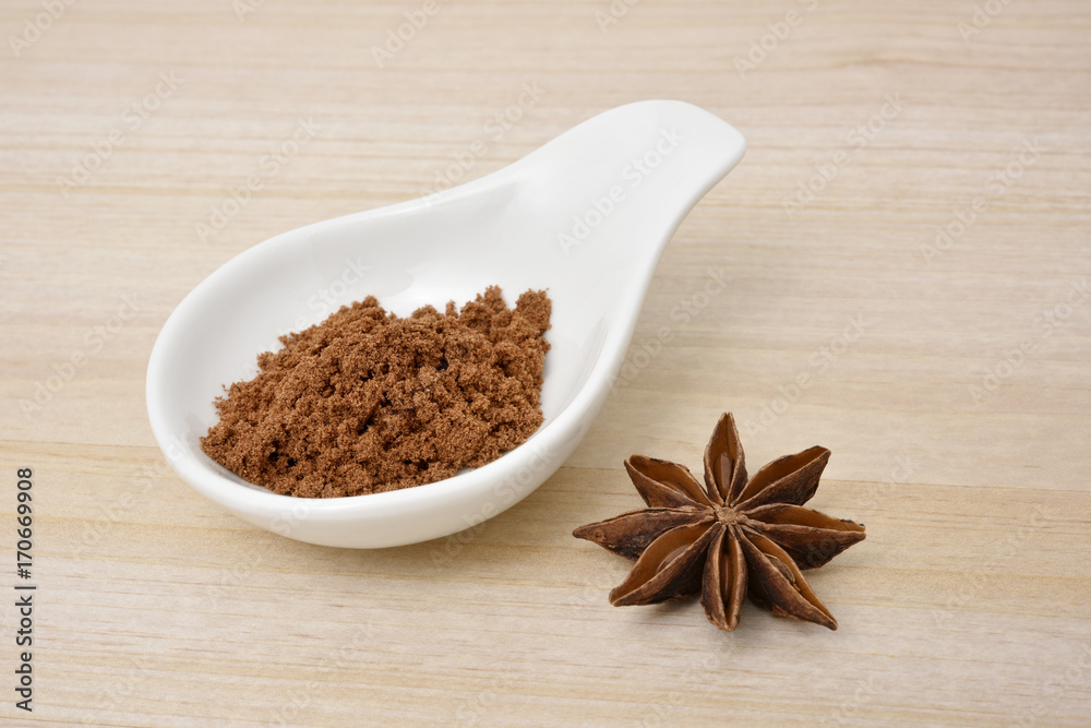 Whole star anise and star anise powder Whole star anise and star anise powder