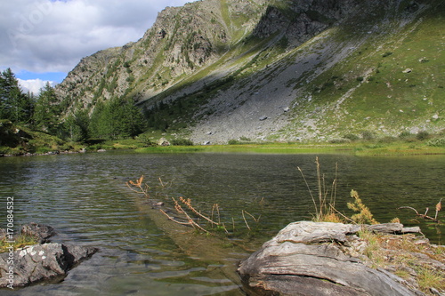 lac glaciaire en val d Aoste